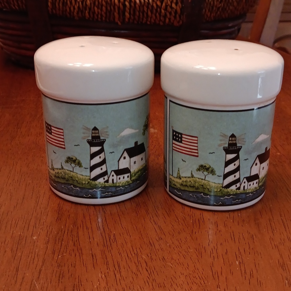 Matching Salt and Pepper Shakers Vintage Coastal Breeze 1998